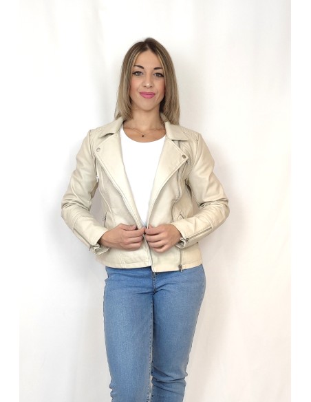 Cazadora de Polipiel Cruzada Beige | karaesmoda.es