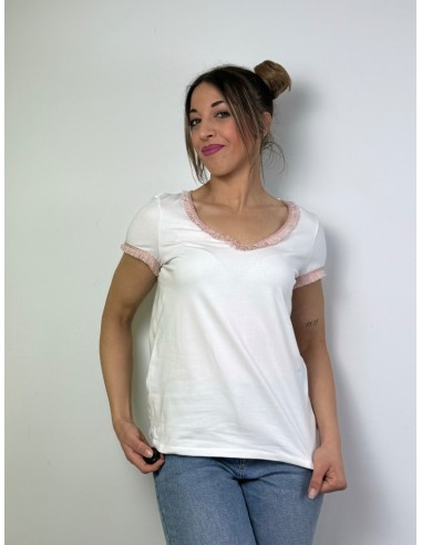 Camiseta escote flecos
