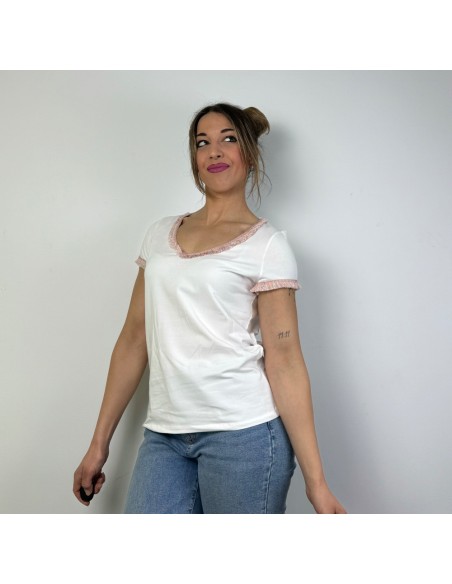 Camiseta escote flecos